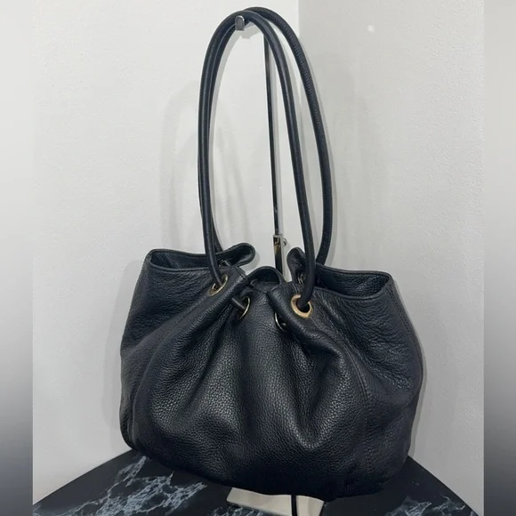 Women’s Handbag Michael Michael Kors
Black Tassel Leather Shoulder Bag AUTHENTIC - Picture 6 of 9